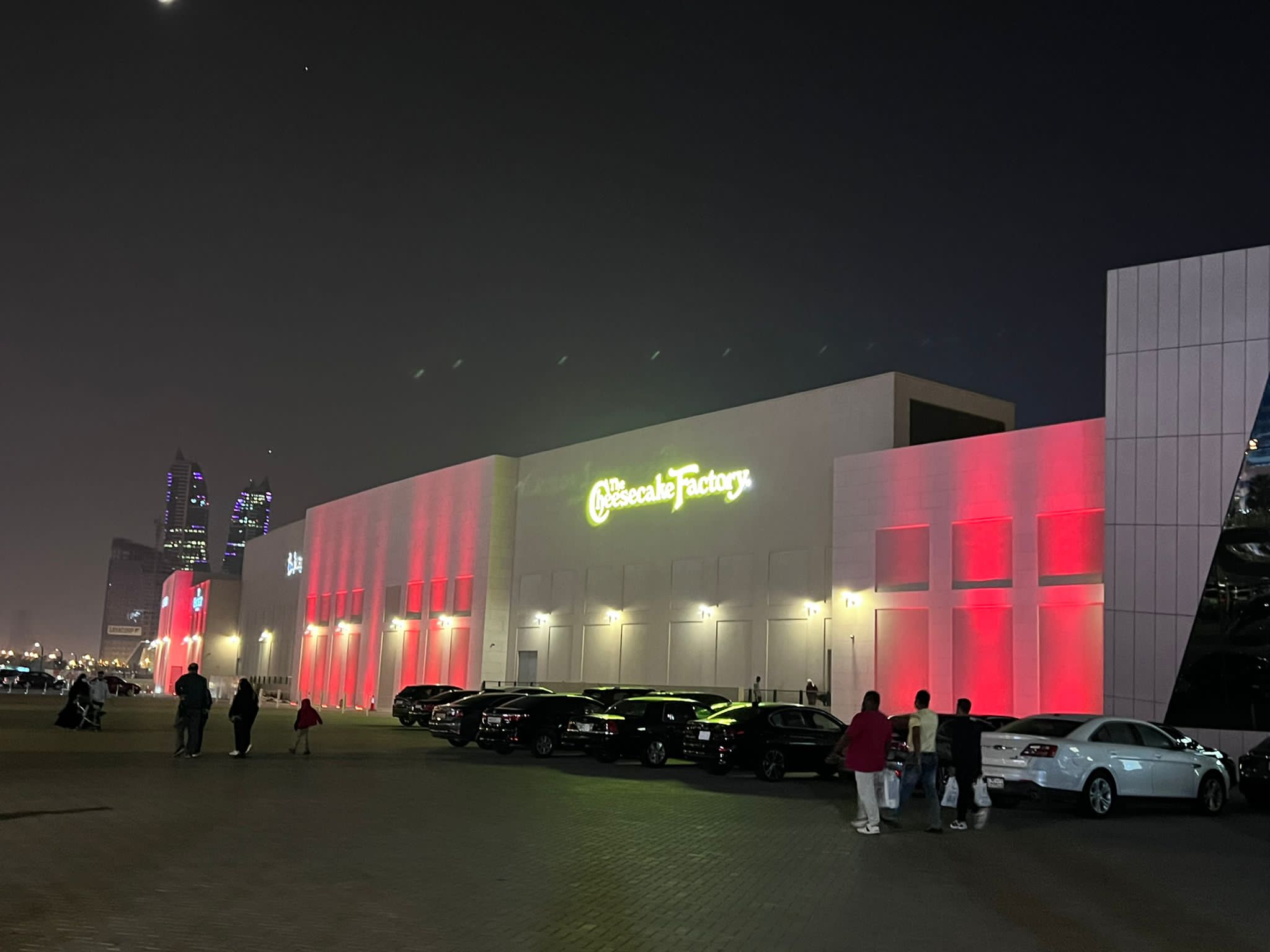 Avenues Bahrain Building Wash Lights 2